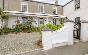 1 Dormer Villas